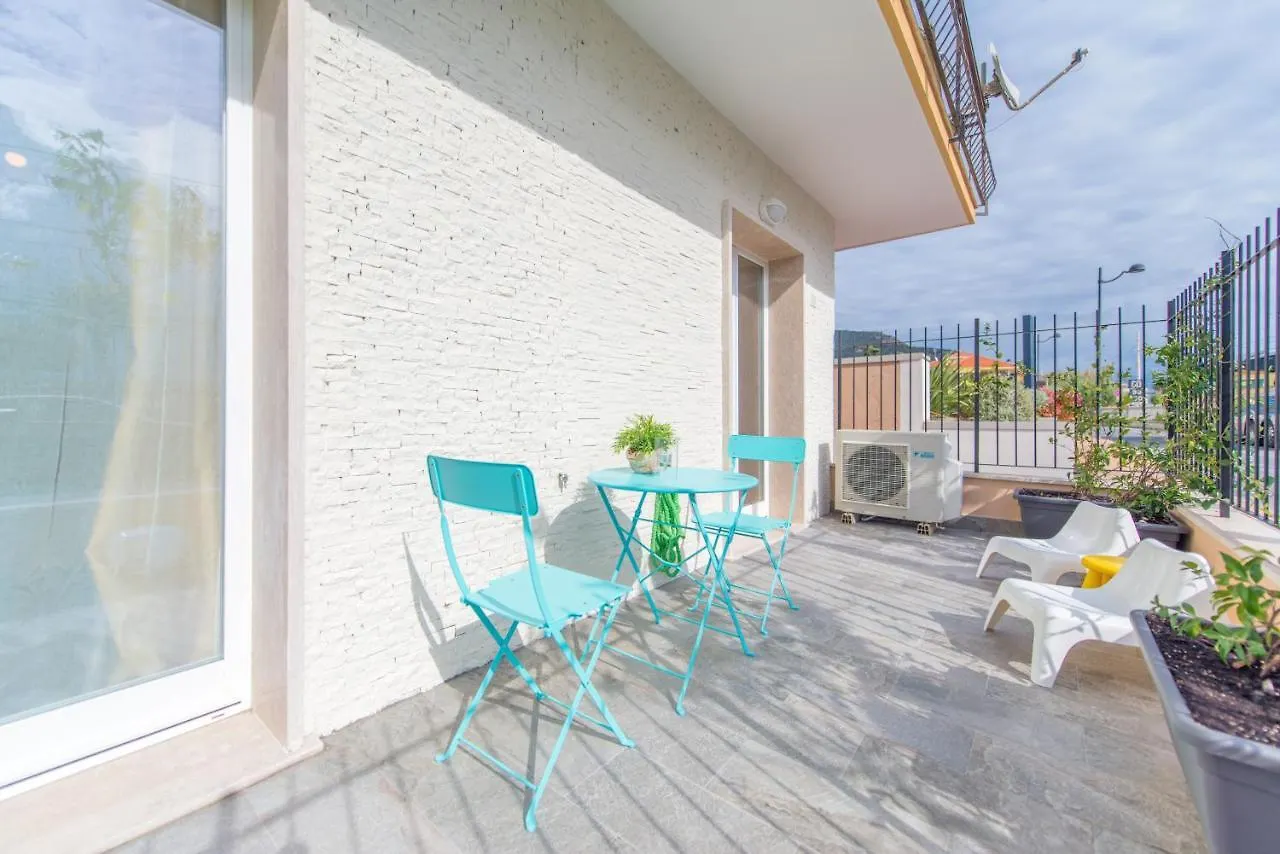 Babyaccommodation Family Comfort Ll Pietra Ligure Apartment