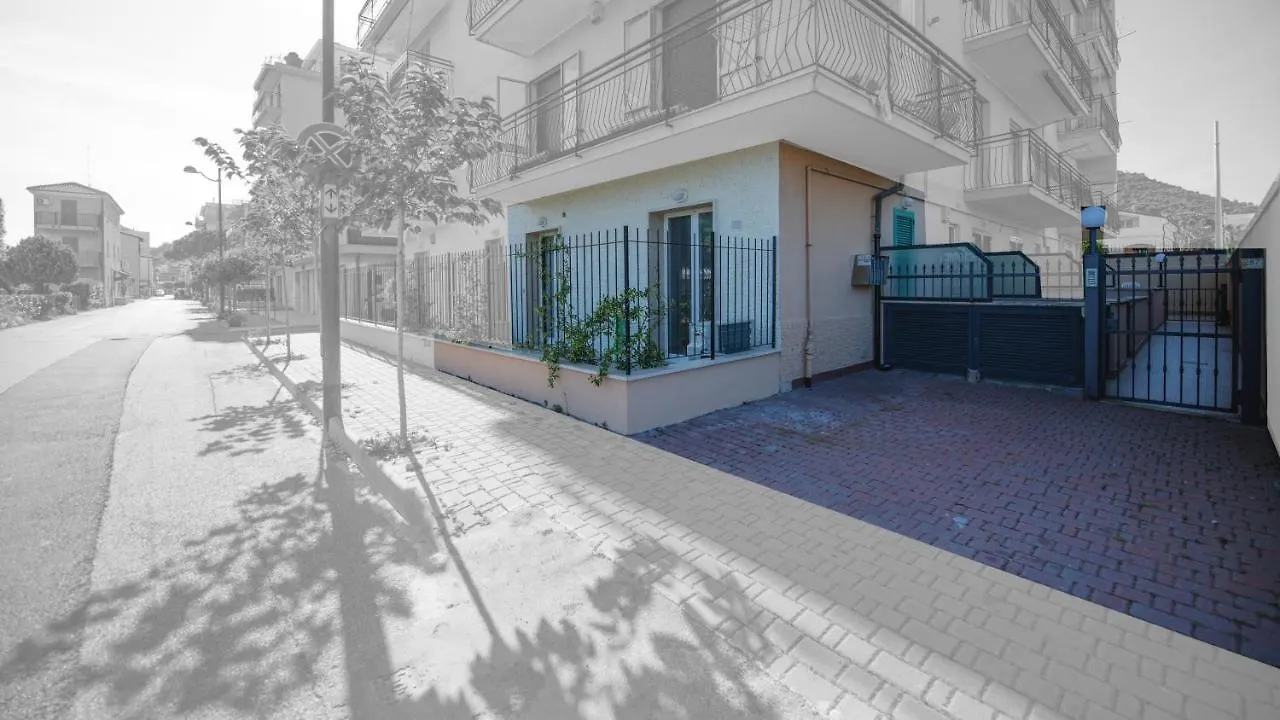 Babyaccommodation Family Comfort Ll Pietra Ligure 0*,
